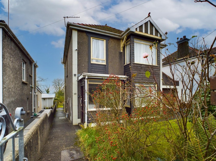 Images for 10 Cleddau Avenue, Haverfordwest EAID:RKLUCASAPI BID:1