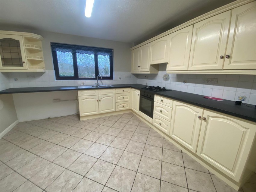 Images for 5 Beechlands Park, Haverfordwest EAID:RKLUCASAPI BID:1